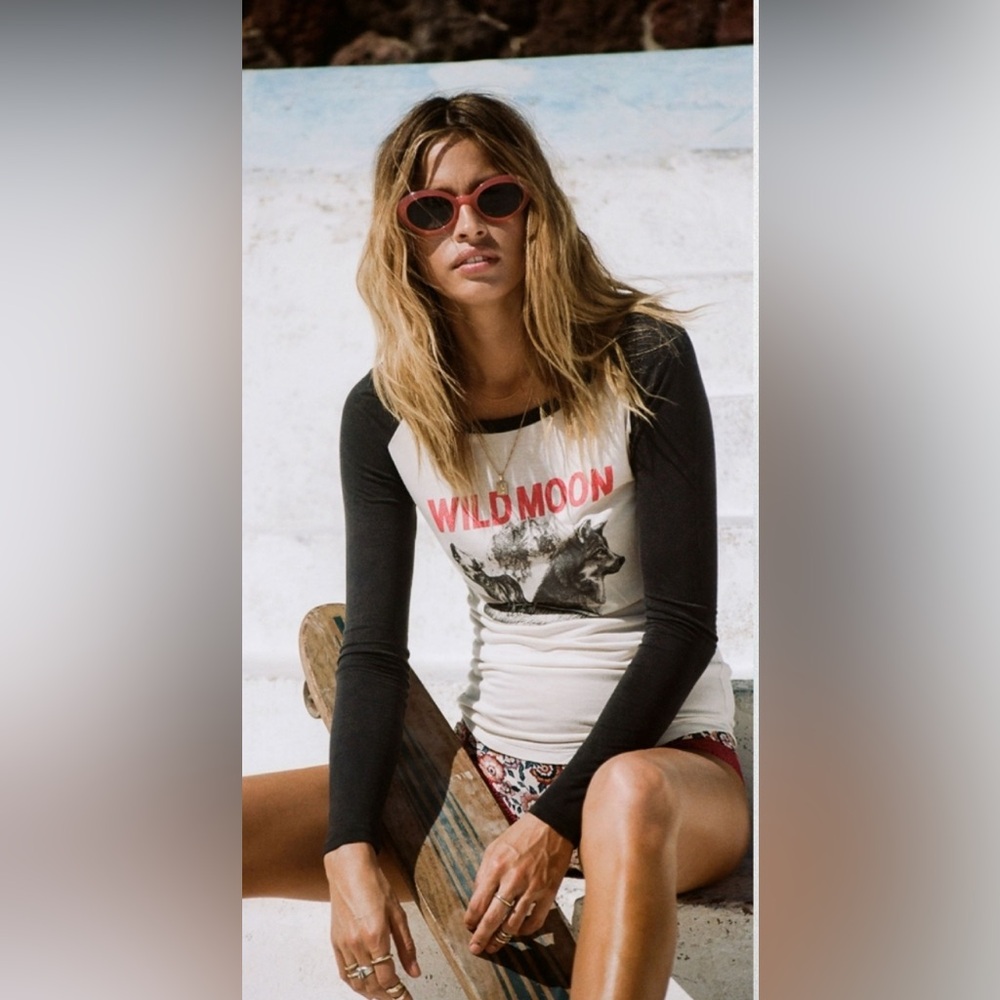 NWT Spell Wild Moon Raglan - Flaw